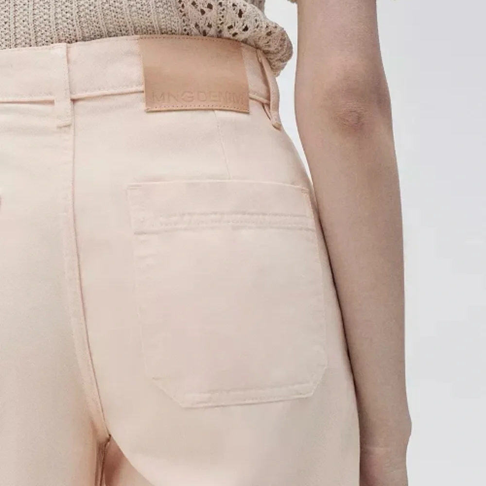 NWT MANGO
Women's High-Rise Wide Leg Jeans - Picture 5 of 9